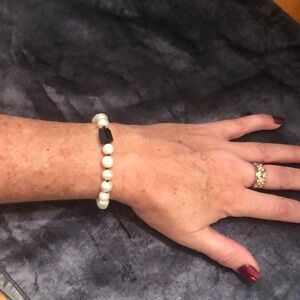 Elegant Pearl and Black Bead Adjustable Bracelet